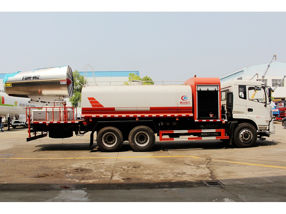 國六東風(fēng)隨專后雙橋16立方霧炮車/50-120米霧炮