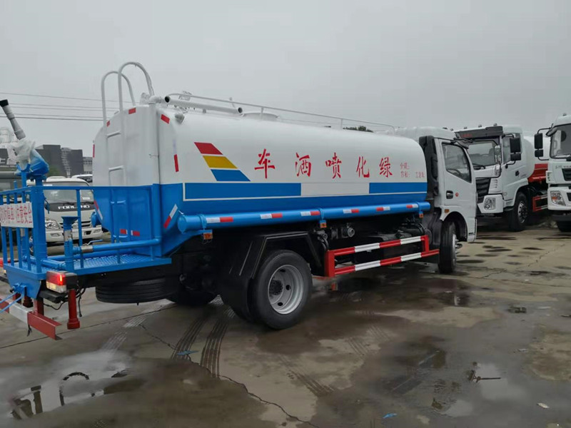 國(guó)六東風(fēng)凱普特8噸灑水車(chē)廠(chǎng)家報(bào)價(jià)