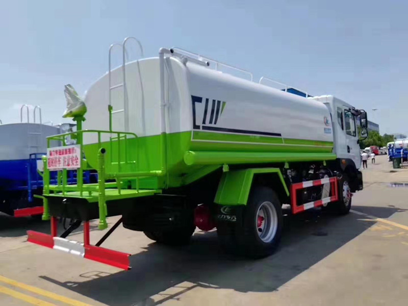 國六東風(fēng)大多利卡D9 15方灑水車