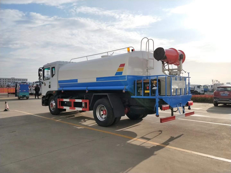 國六東風D9 15方噴霧車