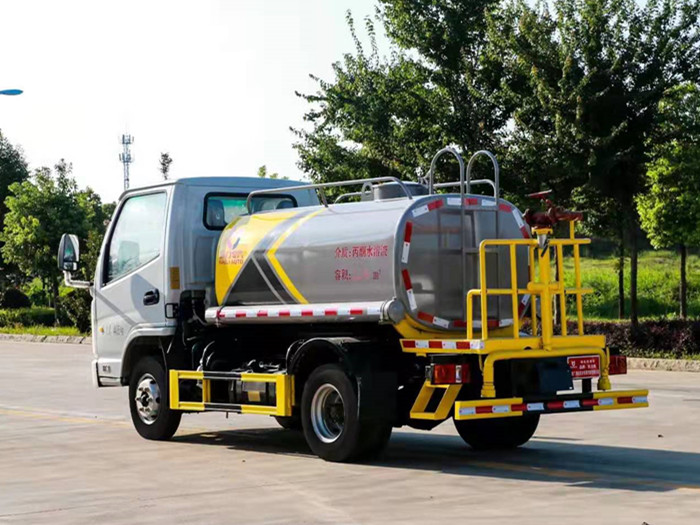 國六藍(lán)牌凱馬3方灑水車