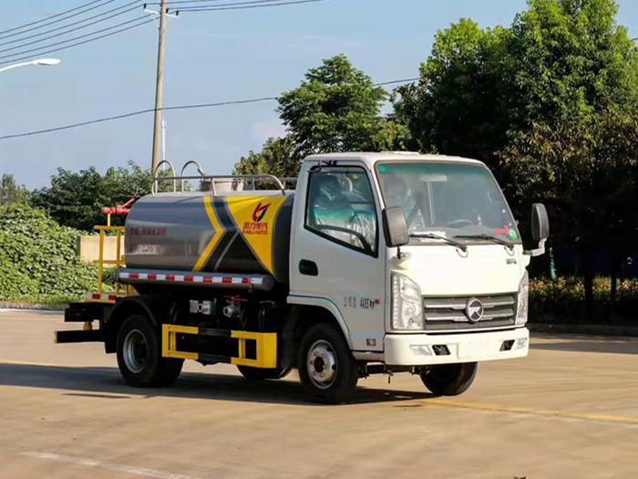 國六藍(lán)牌凱馬3方灑水車