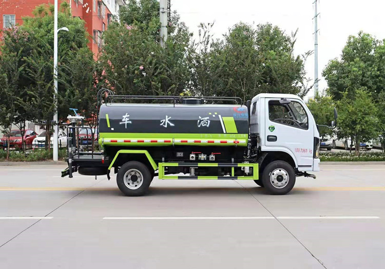 國(guó)六東風(fēng)福瑞卡5噸灑水車