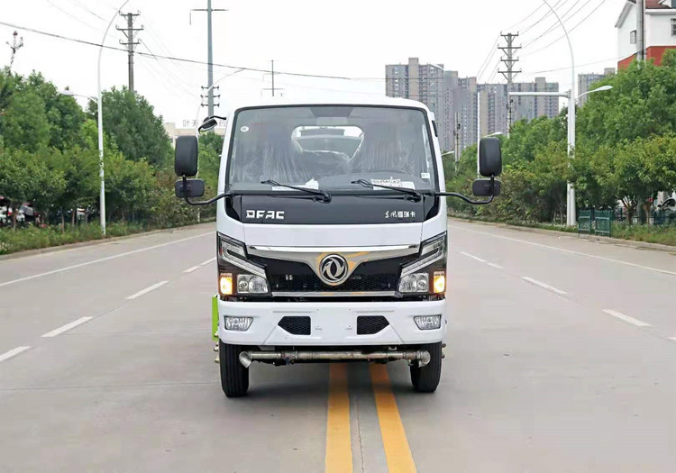 國(guó)六東風(fēng)福瑞卡5噸灑水車