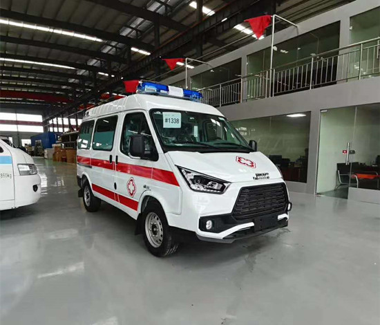 國(guó)六江鈴特順短軸中頂救護(hù)車(chē)